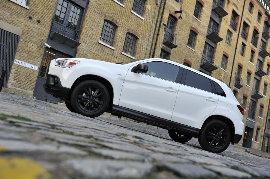 Mitsubishi ASX Black 2011 года  (UK) (фото 45 из 109)